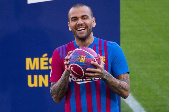 Daniel Alves no sigue en el Barcelona