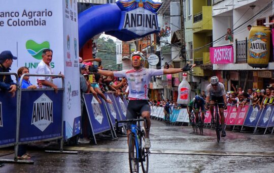 Ciclismo: Aldemar Reyes consquistó la segunda etapa del Clásico RCN