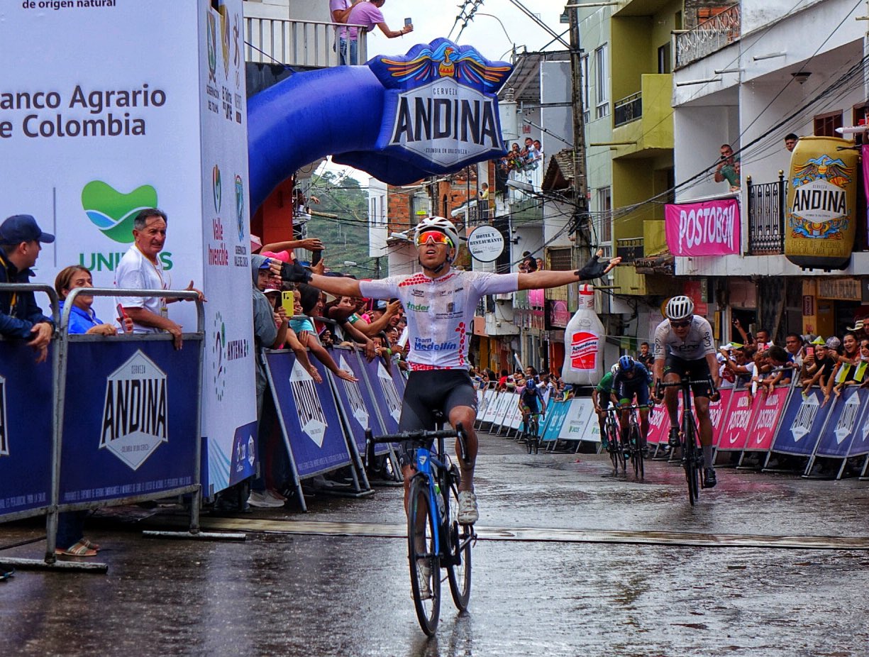 Ciclismo: Aldemar Reyes consquistó la segunda etapa del Clásico RCN