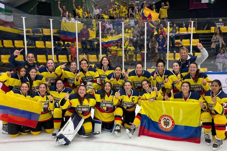 seleccion-colombia-femenina-hockey-hielo-campeon-desarrollo