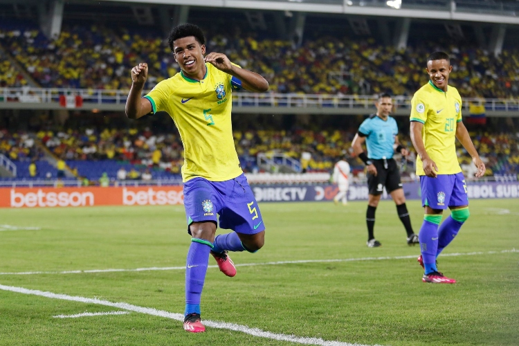 El clásico Sudamericano es Brazuca: Brasil 3 Argentina 1