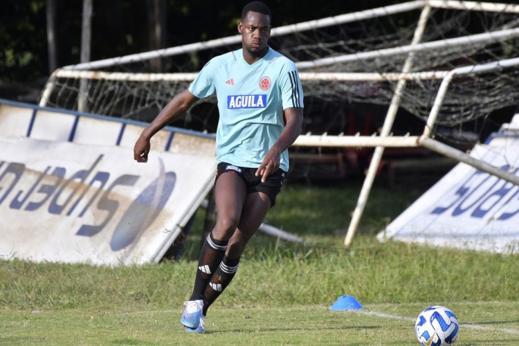 Jhon Durán obligado a abandonar la concentración de la sub 20