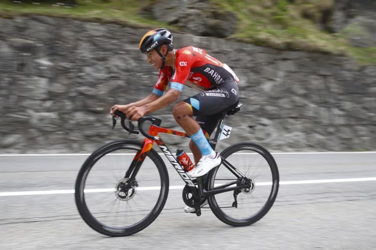 Santiago Buitrago protagonista en Andalucía: Pogacar imbatible