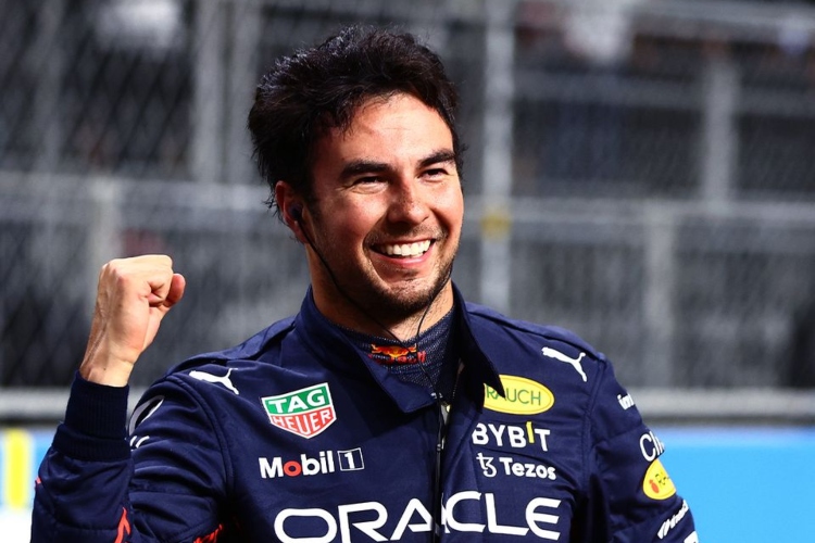 'Checo' Pérez se consagra en Arabia Saudita, Verstappen segundo