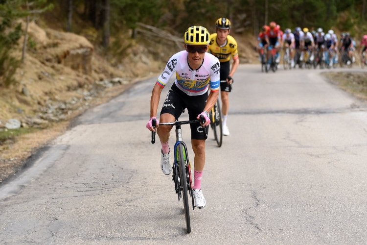 Esteban Chaves se mete en el Top 10 de la Vuelta a Cataluña