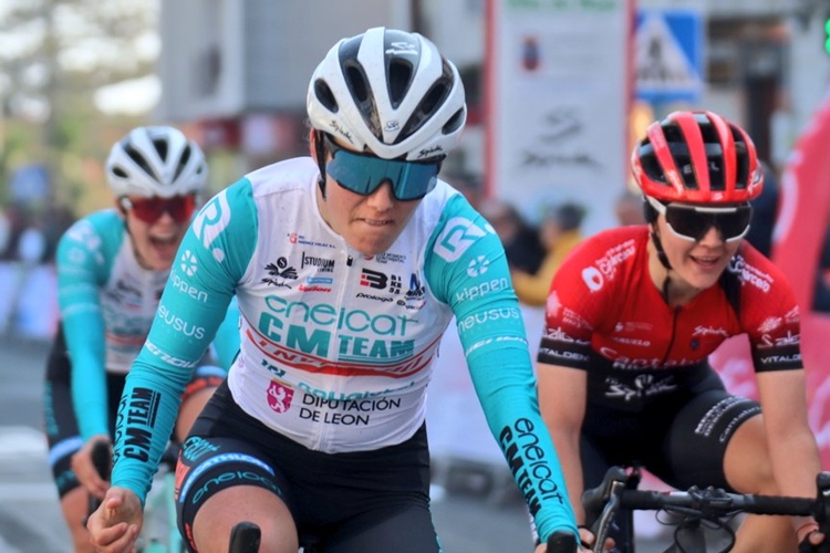 Equipo femenino de ciclismo protagonista en el GP de España