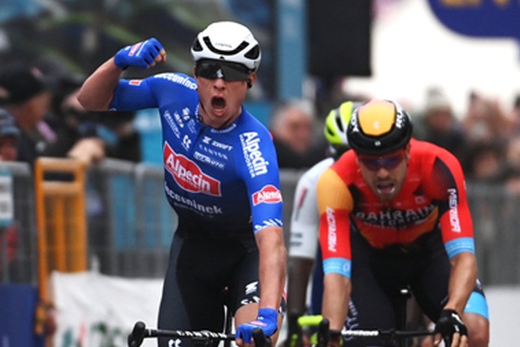 Philipsen vence a Bauhaus en la Tirreno Adriático