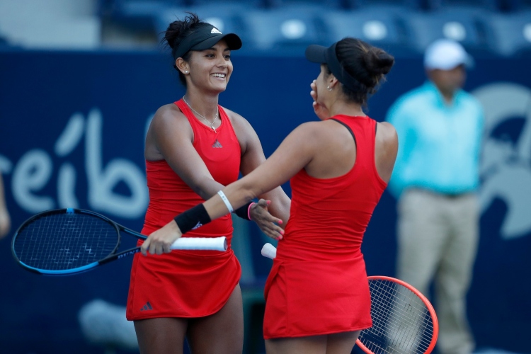 Yuliana Lizarazo y Paulina Pérez en la final del WTA de Monterrey