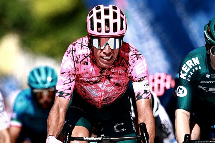 Rigoberto Urán irá como líder del Education al Giro de Italia 2023