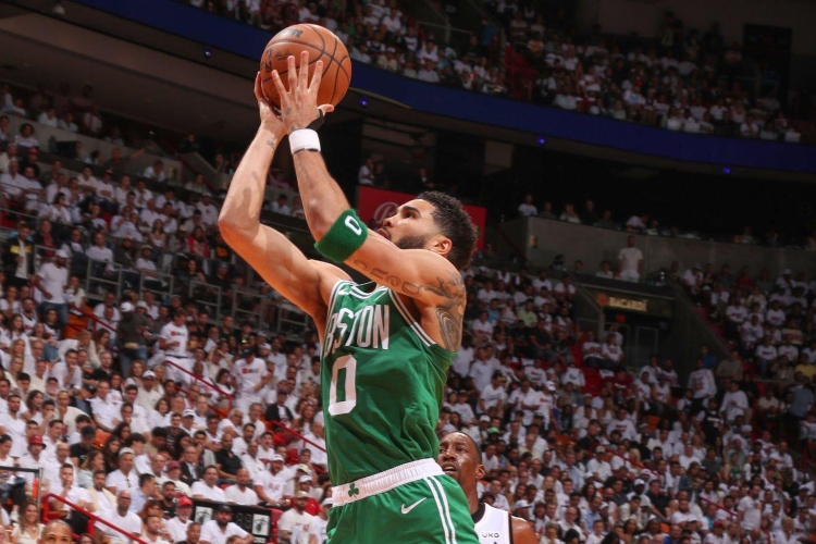 NBA: Boston Celtics reacciona y alarga la serie ante miami Heat en la final de la conferencia Este