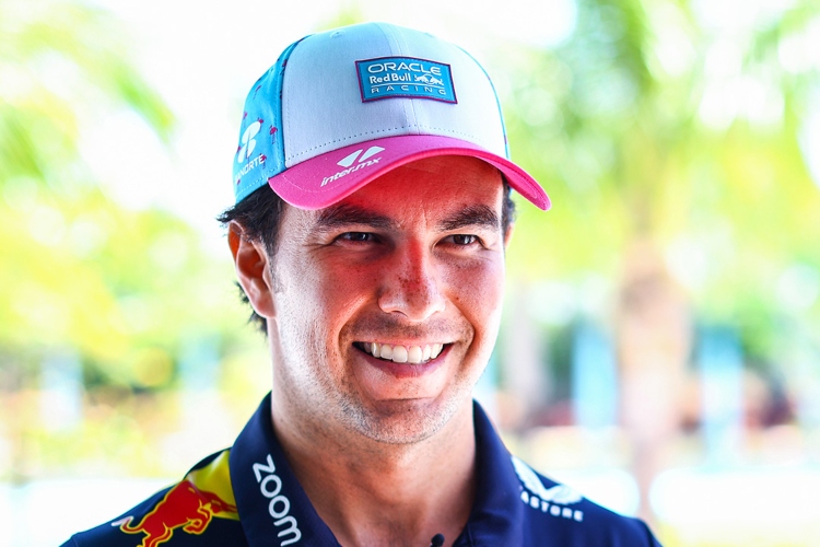 'Checo' Pérez es el "poleman" del Gran Premio de Miami