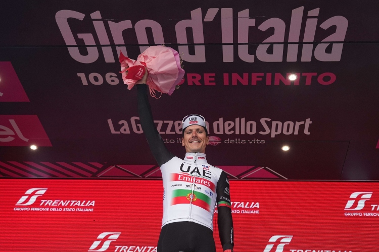 Joao Almeida gana la etapa 16 del Giro: Geraint Thomas recupera la 'Maglia rosa'