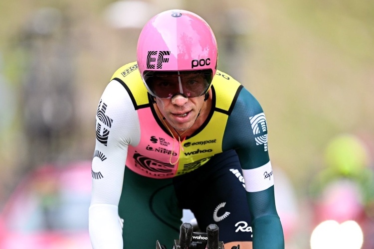 ¡Malas noticias! Rigoberto Urán baja del Giro de Italia tras dar positivo por Covid