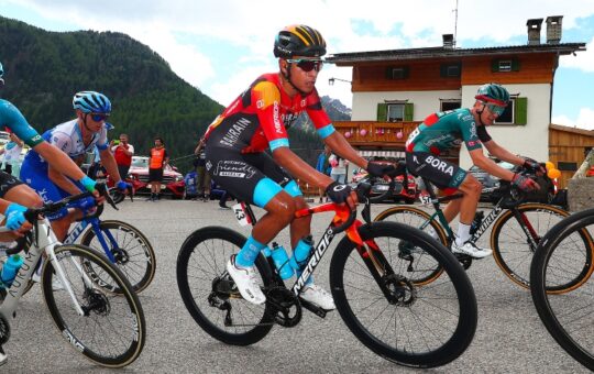 ¡Júbilo colombiano! Santiago Buitrago gana la etapa reina del Giro de Italia