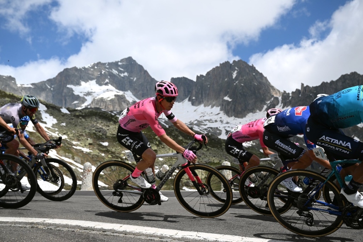 Rigoberto Urán protagonista en la cuarta jornada del Tour de Suiza