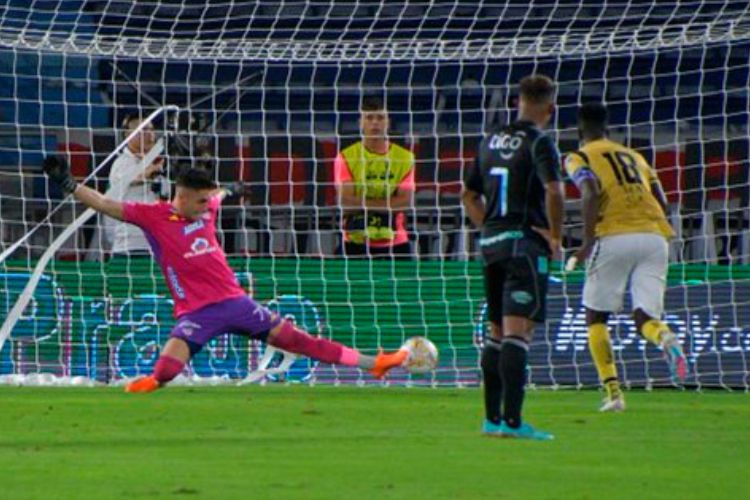 Penal cobrado por Marco Pérez