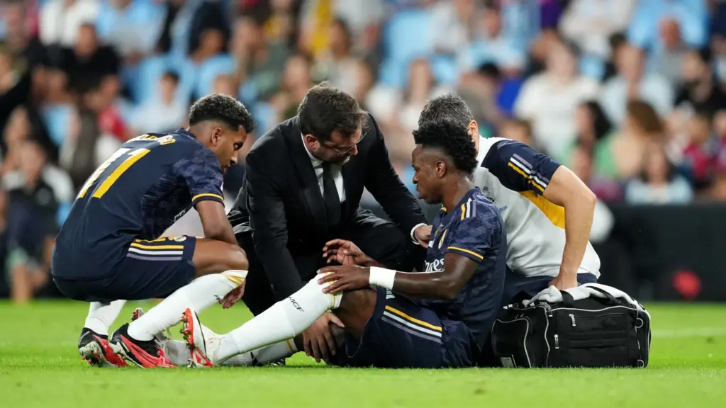 El brasileño Vinicius Jr se lesionó de antesala a las eliminatorias suramericanas 2026