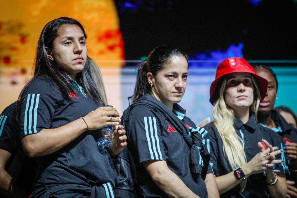 La Selección Colombia Femenina fue recibida por hinchas en el Movistar Arena de Bogotá