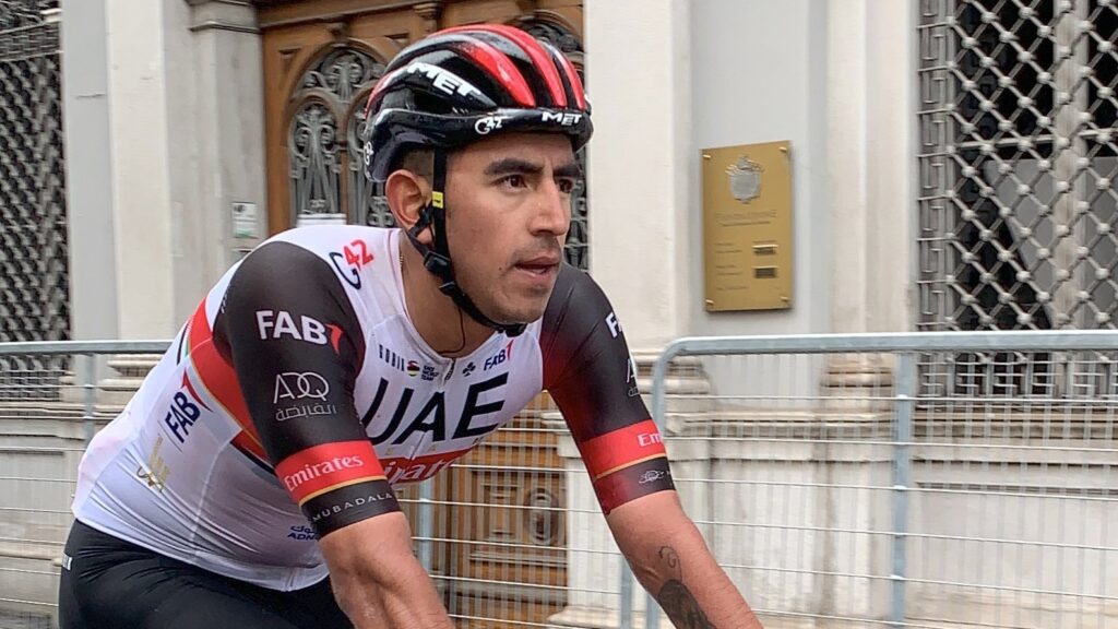 Vuelta a España: Juan Sebastián Molano entre los confirmados por el equipo Emirates