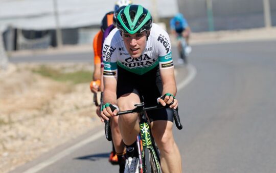 El español Oier Lazkano del Grupo Movistar ganó este viernes la cuarta etapa de la Vuelta a Burgos