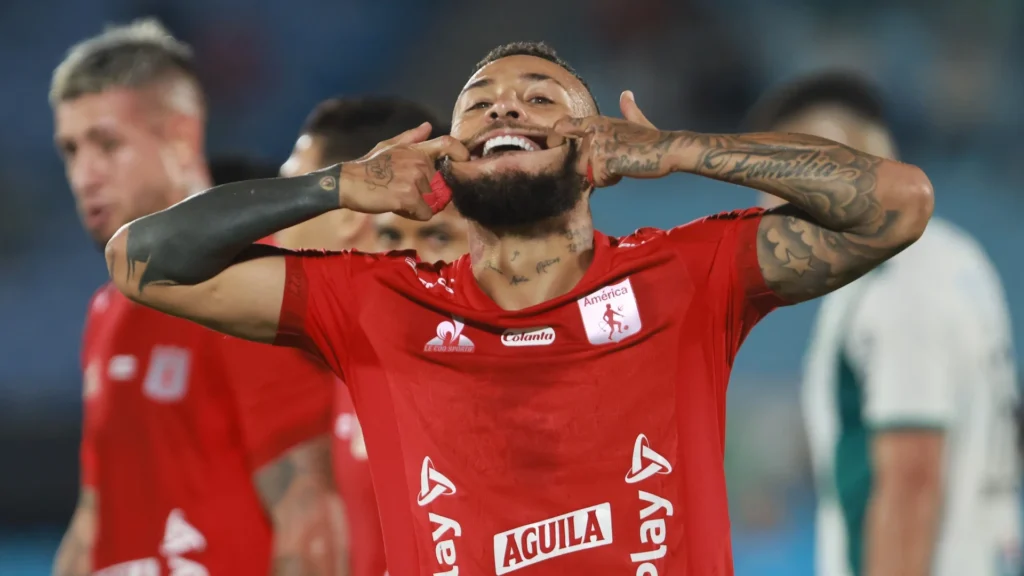Golazo-de-Duvan-Vergara-en-Sudamericana-VizzorImage