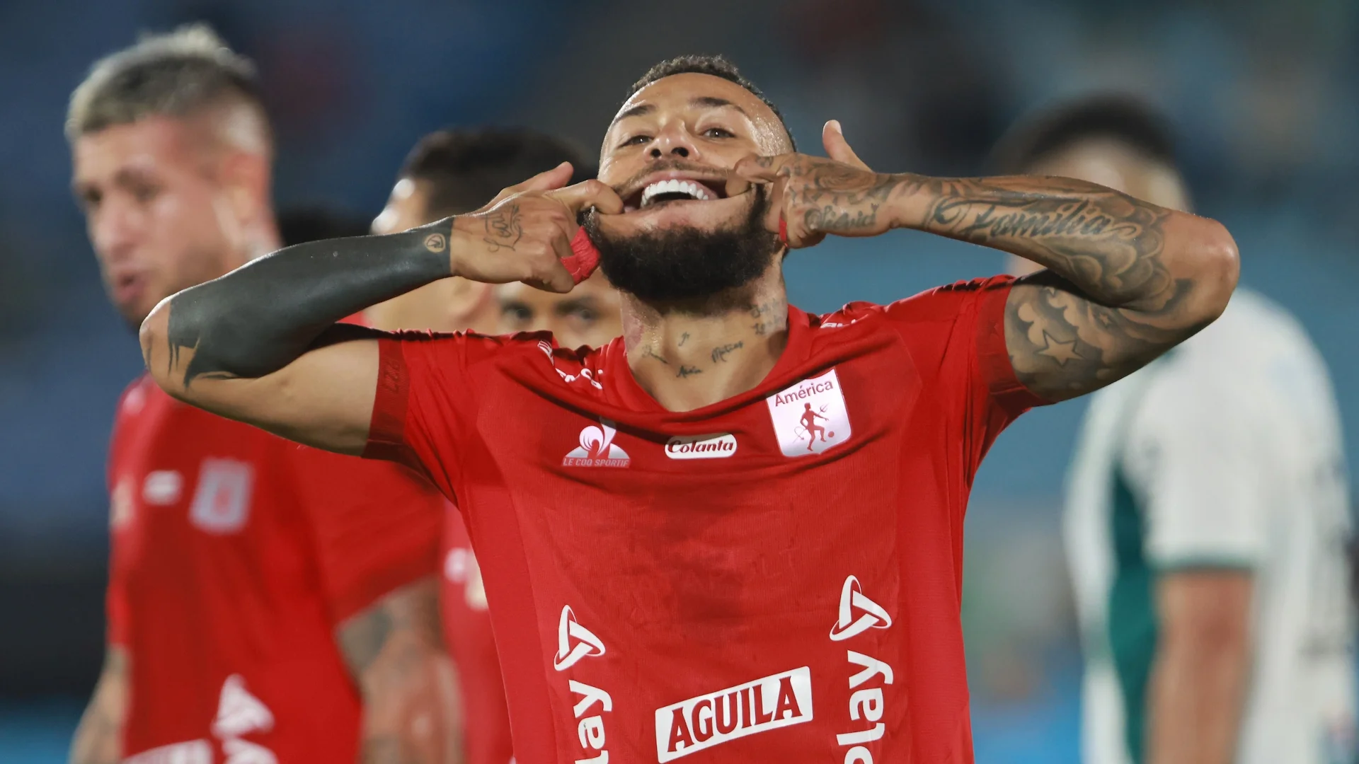 Golazo-de-Duvan-Vergara-en-Sudamericana-VizzorImage