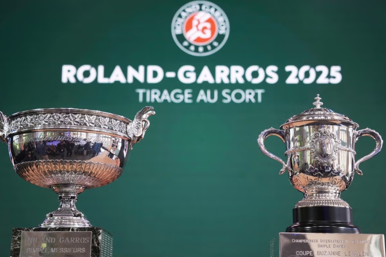 Roland Garros 2025: Alcaraz, Świątek y Djokovic avanzan en París