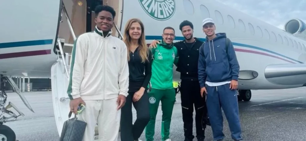 jugadores de palmeiras avion privado richard rios endrick hori.jpg