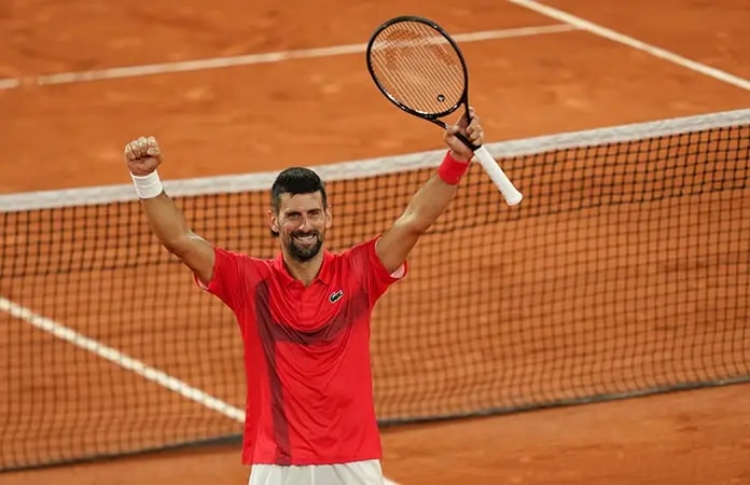 Djokovic venció a Zverev y va por más en Roland Garros