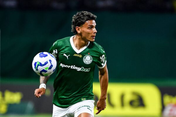 Richard Ríos firma con Benfica, ha dado el salto más importante de su carrera. Al firmar con el Benfica de Portugal.