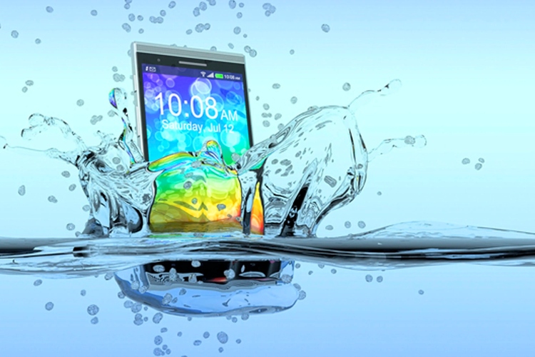 Los celulares más resistentes al agua en 2025
