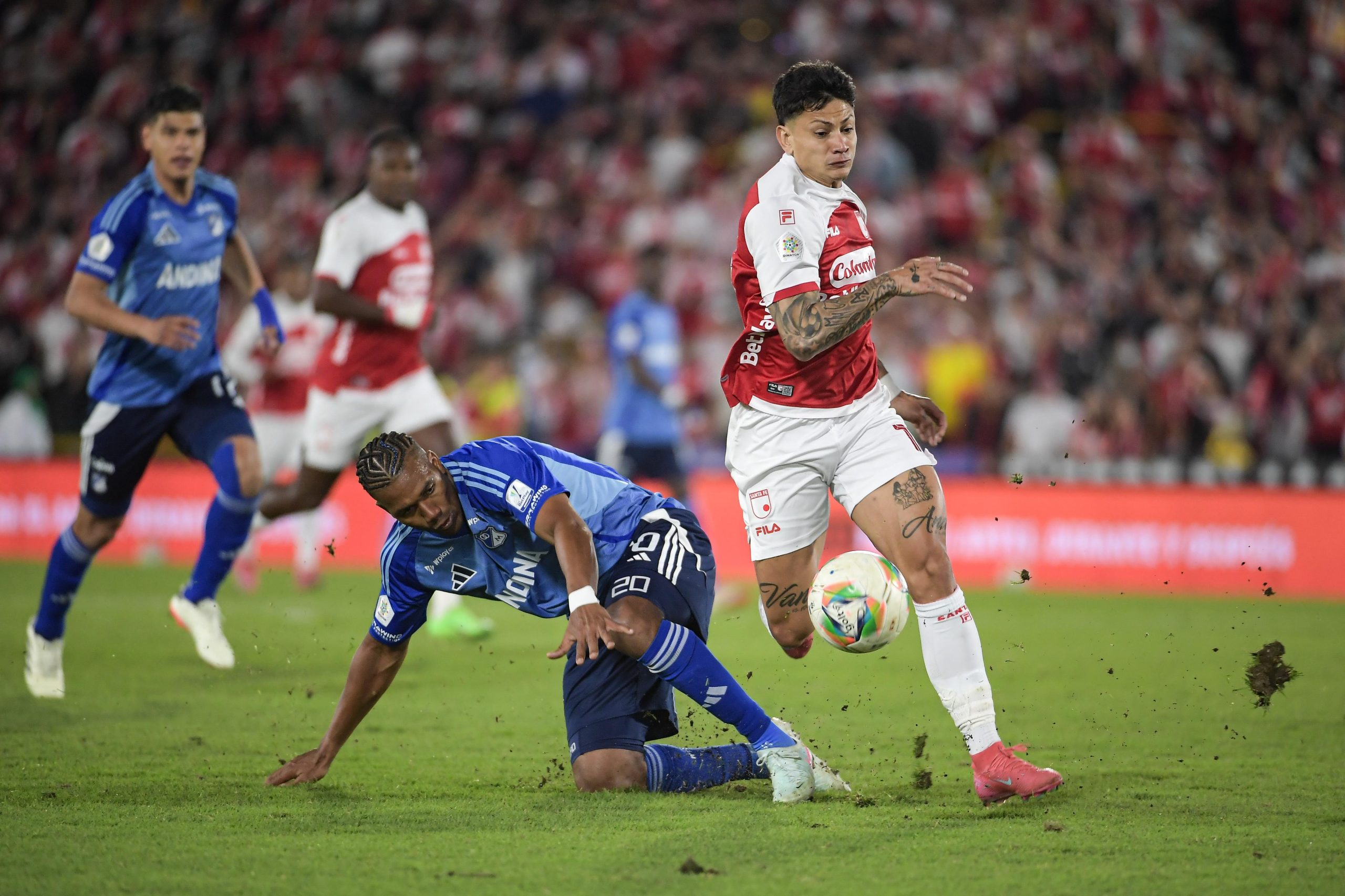 Dimayor aplaza el clásico Santa Fe vs. Millonarios, tanto en la rama masculina como femenina, tras los disturbios en el Movistar Arena.