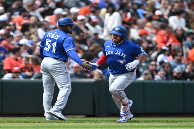 Brewers sorprendieron a los Blue Jays con una victoria contundente en la MLB