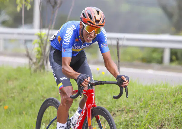 1Egan-Bernal-Seleccion-Colombia-Tour-Colombia-2024-768x432