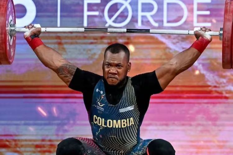 Jeison López hace historia: el chocoano que levantó 387 kilos y rompió récord mundial