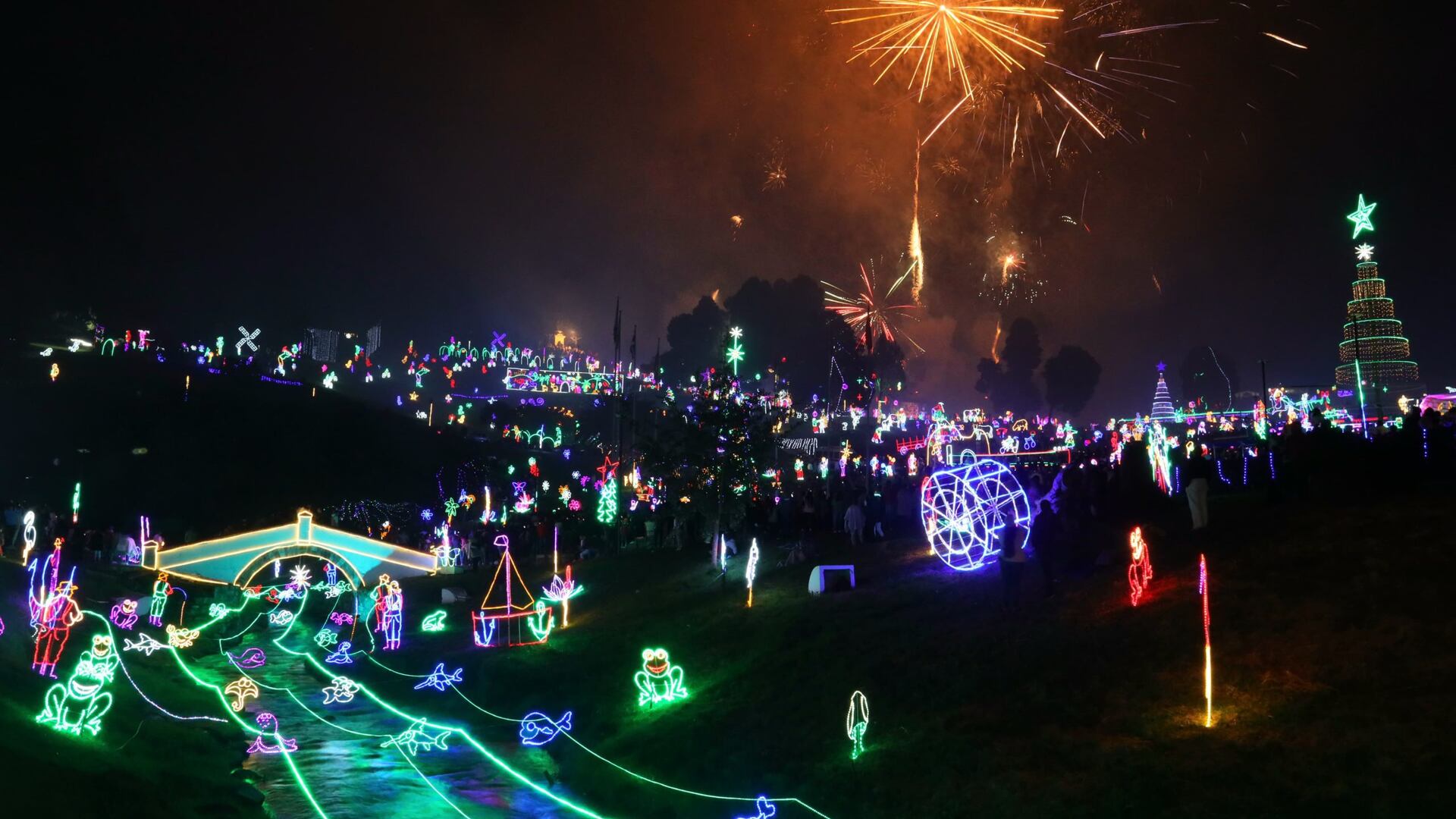 Pueblos colombianos que brillan en Navidad: 5 destinos imperdibles para visitar en 2025 con escenarios de luz y magia.