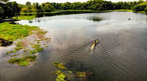 El pueblo de Antioquia que sorprende con la imponente Laguna del Miedo