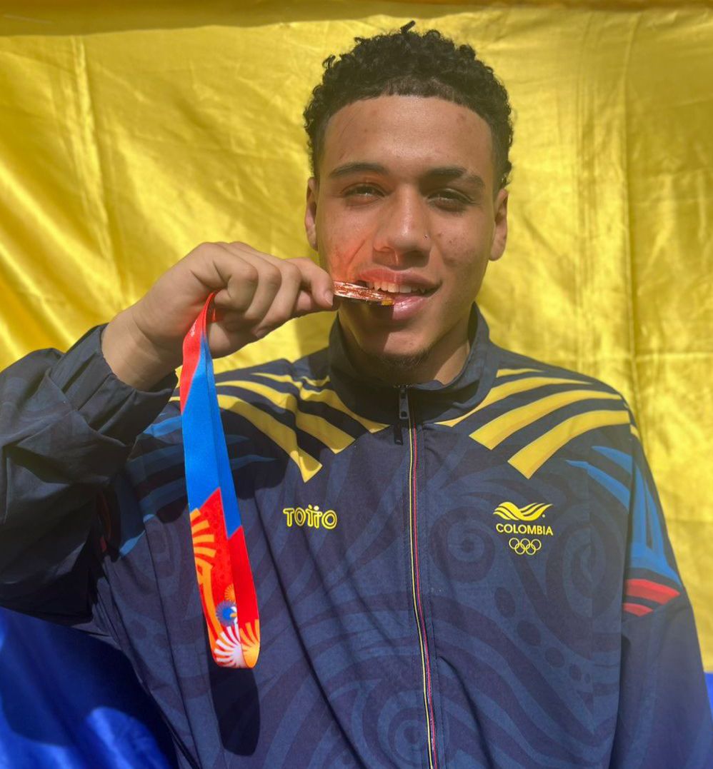 PHOTO-2025-12-04-18-02-27