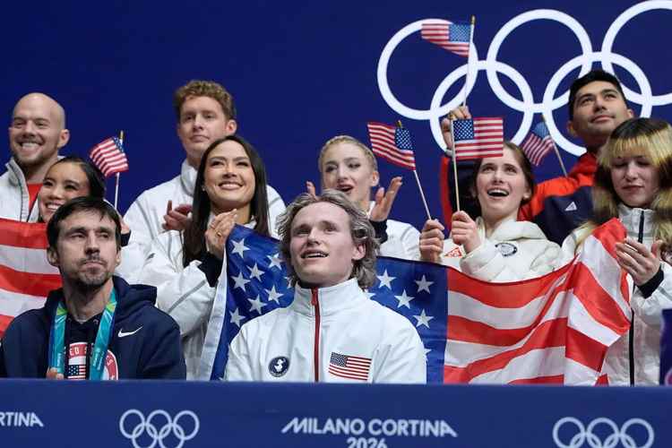 EE. UU. conquista el oro por equipos en patinaje artístico