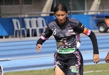 Heidy Romero firma su primer contrato con Llaneros de Villavicencio y se convierte en embajadora del Huila del fútbol femenino colombiano.