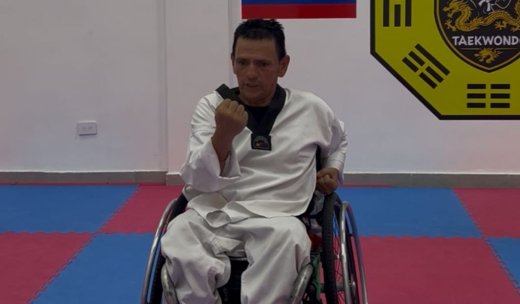 Luis Enrique Albino, estudiante de la academia Cheon Ryong Kwan de Neiva, es un ejemplo de inclusión en el taekwondo huilense