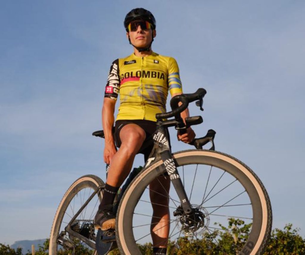 El ciclista huilense competirá en cinco pruebas internacionales de alto nivel en Europa y evalúa correr el Gravel Bogotá.