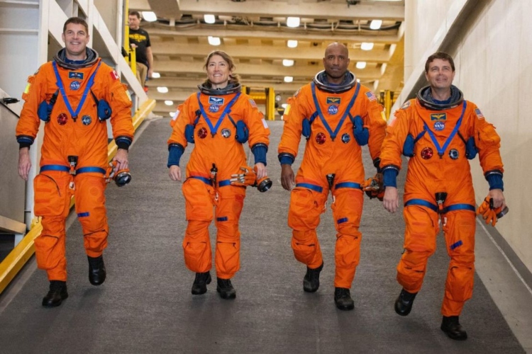 El cuarteto de astronautas que abrirá el camino hacia el regreso de la humanidad a la Luna
