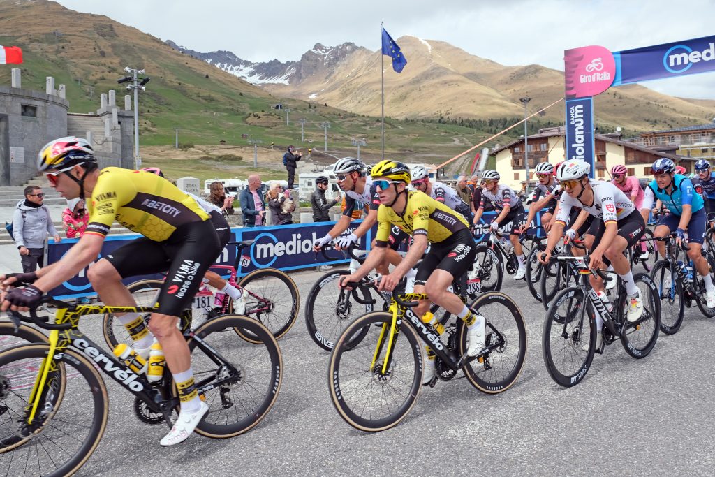 Giro_d'Italia_2025_stage_17_Passo_Tonale_13