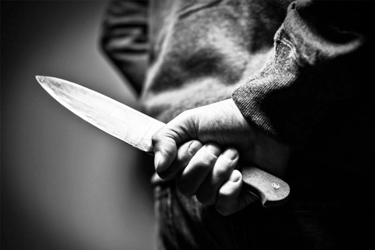 Vendedor ambulante intenta atacar con un destornillador a un pasajero en Bogotá