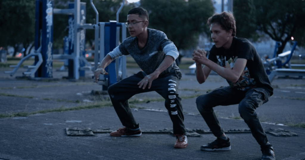 bogota-entrena-de-noche-con-el-gym-nocturno-de-calistenia