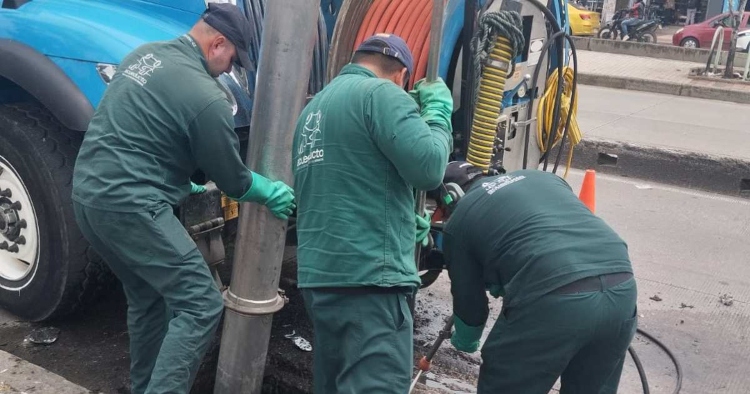 Bogotá refuerza su infraestructura hídrica_ cortes de agua por 34 horas en tres localidades y Cota
