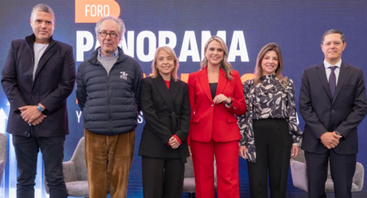 El encuentro convocó a referentes del sector económico para debatir los principales retos del país