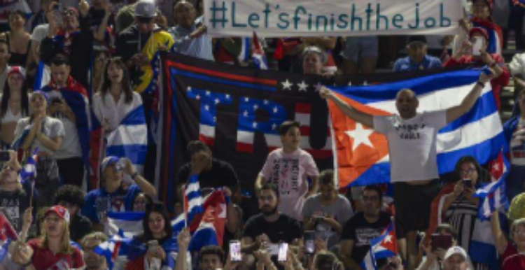 Exilio cubano desborda las calles de Miami ante la crisis en la islaimage