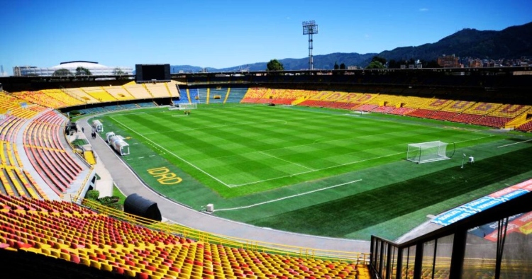 La gramilla histórica refuerza los estadios barriales de Bogotá